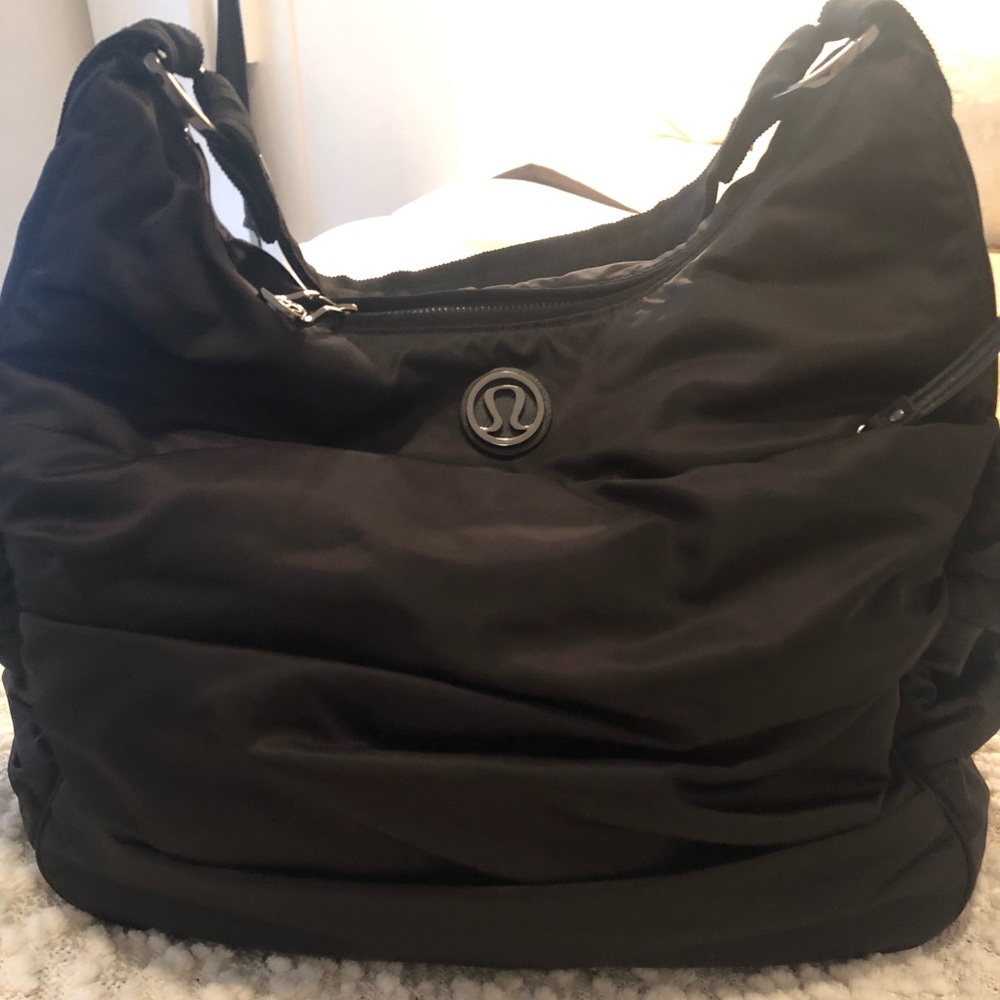 Lululemon Arabesque crossbody/ shoulder Bag BLack